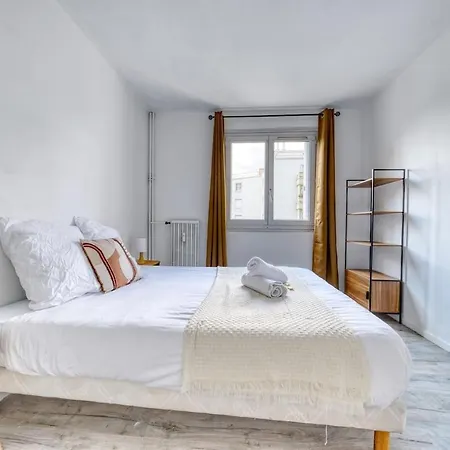 Le Petit Nid Remois - Parking - King Size Reims